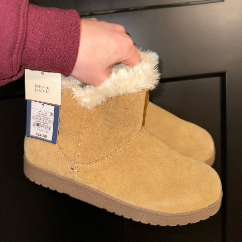Universal Thread Fur Ugg boots
